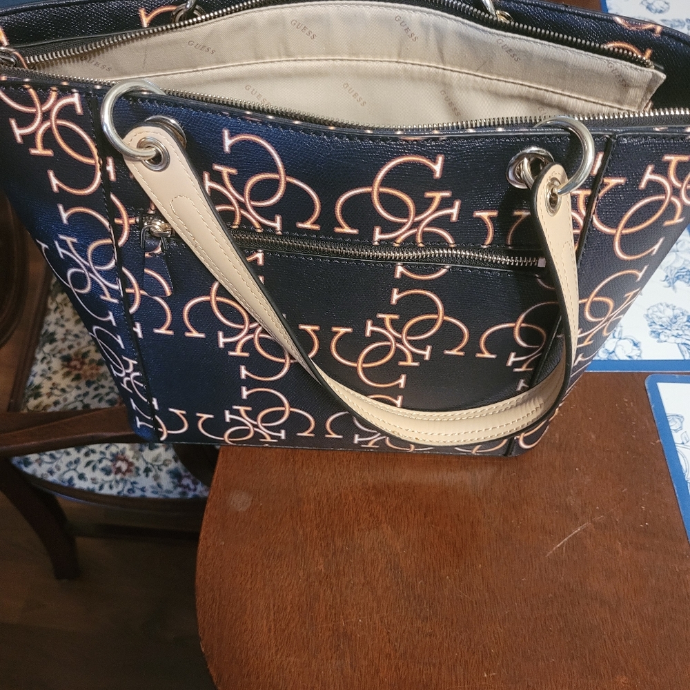 Guess purse